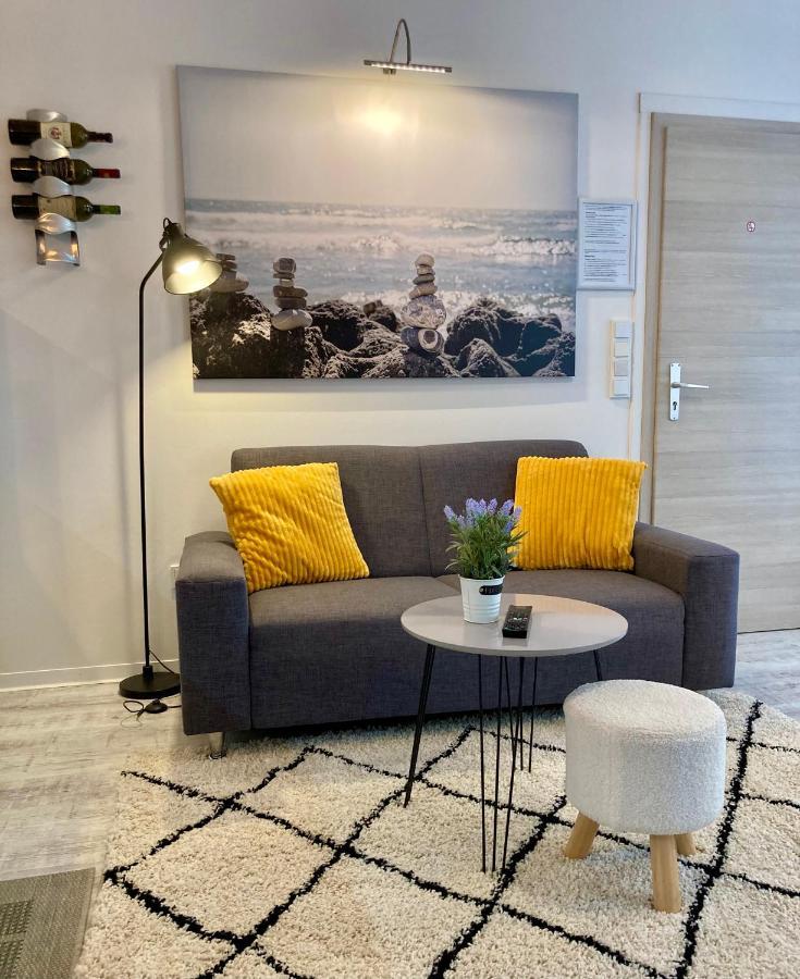 Living At Saarpartments - Adultsonly - Business & Holiday Homes With Kitchen For Long- And Short Term Stay, 3 Min To St Johanner Markt And Points Of Interest Saarbruecken Ngoại thất bức ảnh