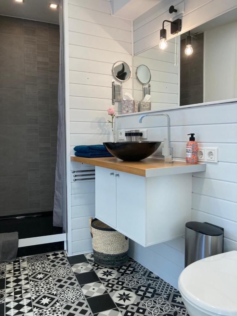 Living At Saarpartments - Adultsonly - Business & Holiday Homes With Kitchen For Long- And Short Term Stay, 3 Min To St Johanner Markt And Points Of Interest Saarbruecken Ngoại thất bức ảnh