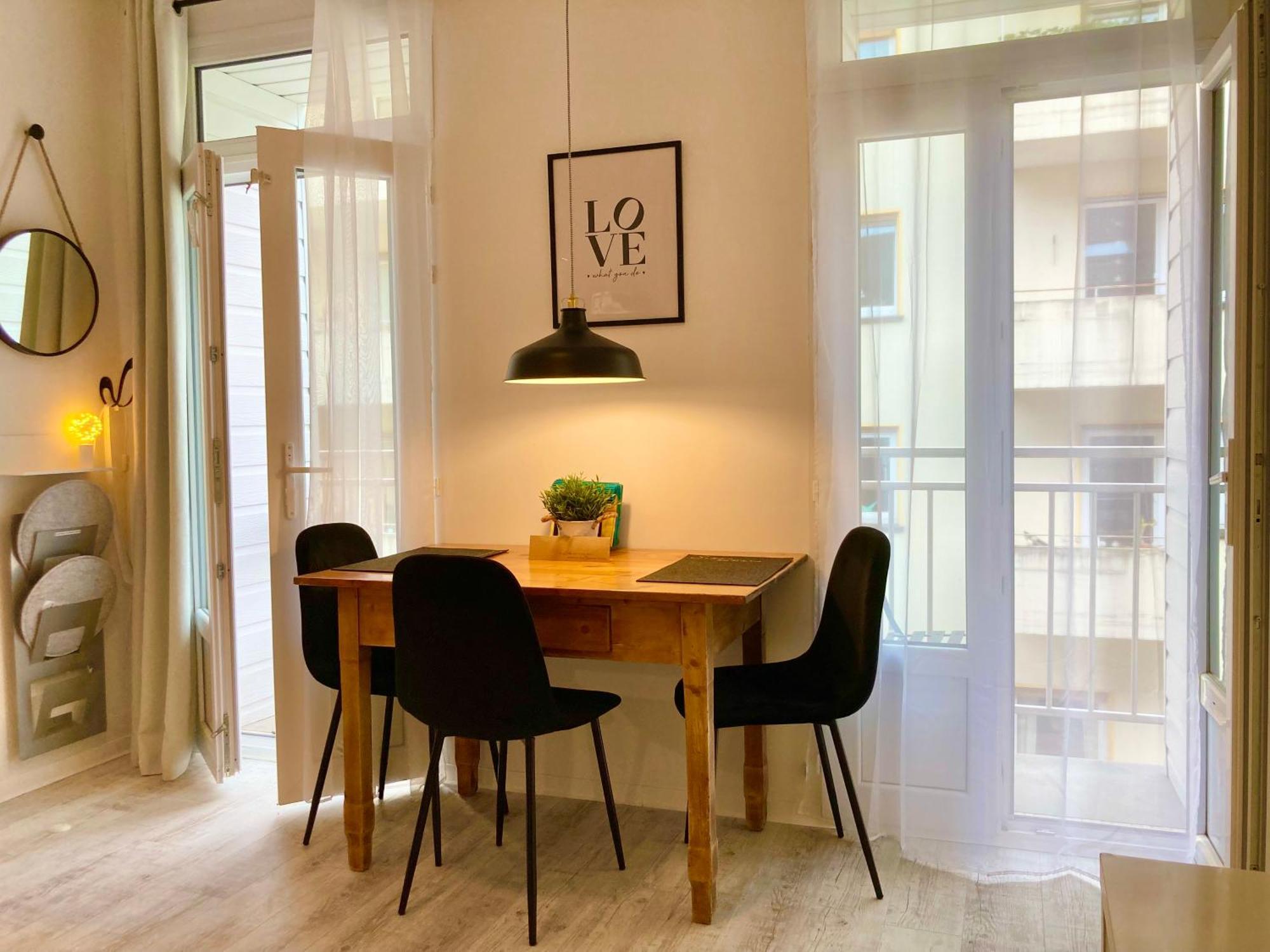 Living At Saarpartments - Adultsonly - Business & Holiday Homes With Kitchen For Long- And Short Term Stay, 3 Min To St Johanner Markt And Points Of Interest Saarbruecken Ngoại thất bức ảnh